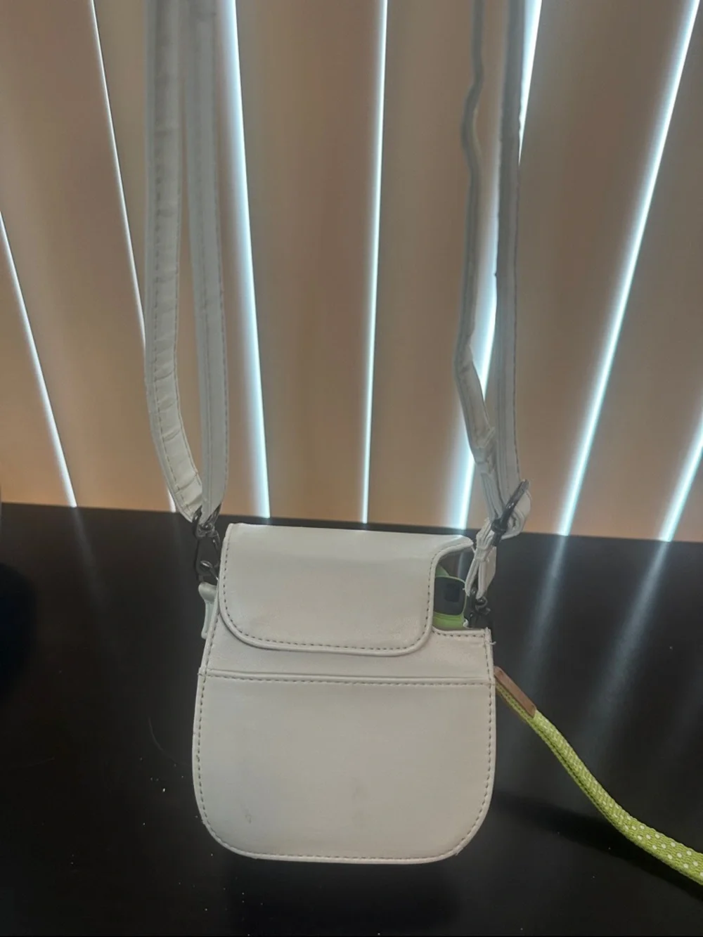 Fujifilm instax mini 9 Instant Camera in Lime Green with Carry Case - Picture 6 of 7